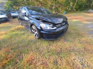 2017 Volkswagen Golf GTI S - Exterior Front Right Corner Image