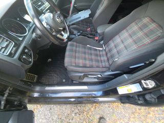2017 Volkswagen Golf GTI S - Interior Front Seat Image