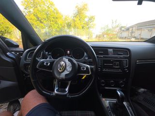 2017 Volkswagen Golf GTI S - Interior Full Dashboard Image