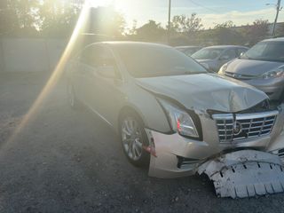 2013 Cadillac XTS Luxury - Exterior Front Right Corner Image