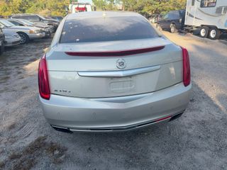 2013 Cadillac XTS Luxury - Exterior Rear Center Image