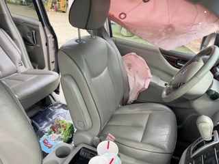 2011 Nissan Quest SL - Interior Front Seat Image