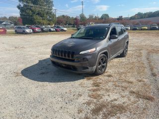 2017 Jeep Cherokee Altitude - Exterior Front Left Corner Image
