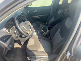 2017 Jeep Cherokee Altitude - Interior Front Seat Image