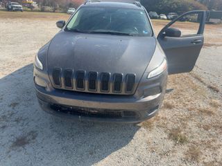 2017 Jeep Cherokee Altitude - Primary Damage Straight On Image