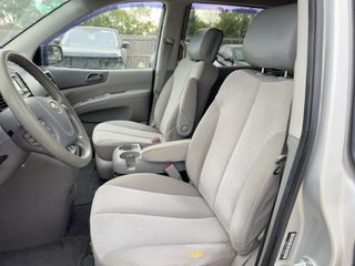 2012 Kia Sedona LX - Interior Front Seat Image