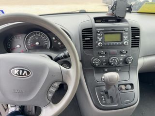 2012 Kia Sedona LX - Interior Full Dashboard Image