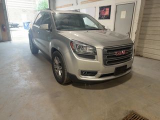 2016 GMC Acadia SLT - Exterior Front Right Corner Image