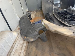 Vehicle Parts Image #3