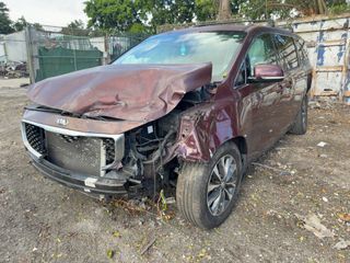 2017 Kia Sedona SX - Exterior Front Left Corner Image