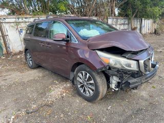 2017 Kia Sedona SX - Exterior Front Right Corner Image