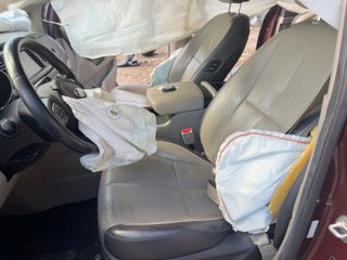 2017 Kia Sedona SX - Interior Front Seat Image