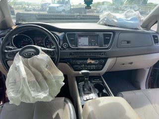 2017 Kia Sedona SX - Interior Full Dashboard Image