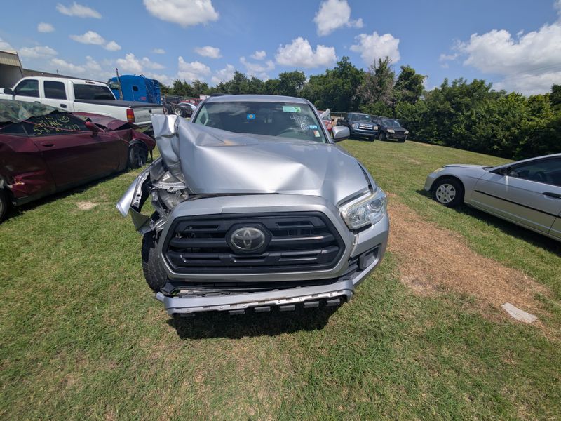 2019 TOYOTA Tacoma SR