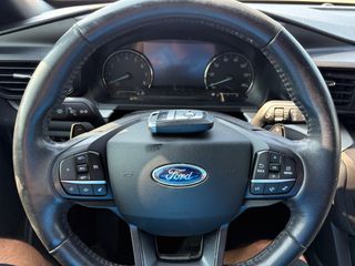 2020 Ford Explorer XLT - Interior Steering Wheel With Keys Image