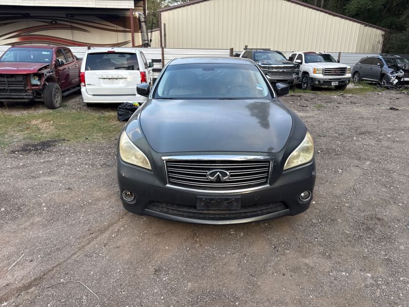 2011 INFINITI M37 