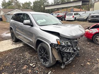 2020 Jeep Grand Cherokee Altitude 4X2 - Exterior Front Right Corner Image