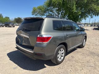 2012 Toyota Highlander Base V6 - Exterior Rear Right Corner Image