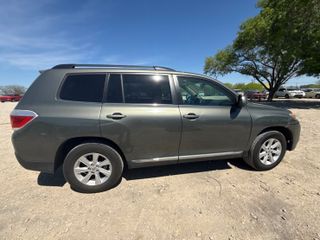 2012 Toyota Highlander Base V6 - Exterior Side Passenger